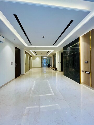Building Lobby in 4 BHK Builder Floor at Ansal API Versalia, Sector 67a – for Sale