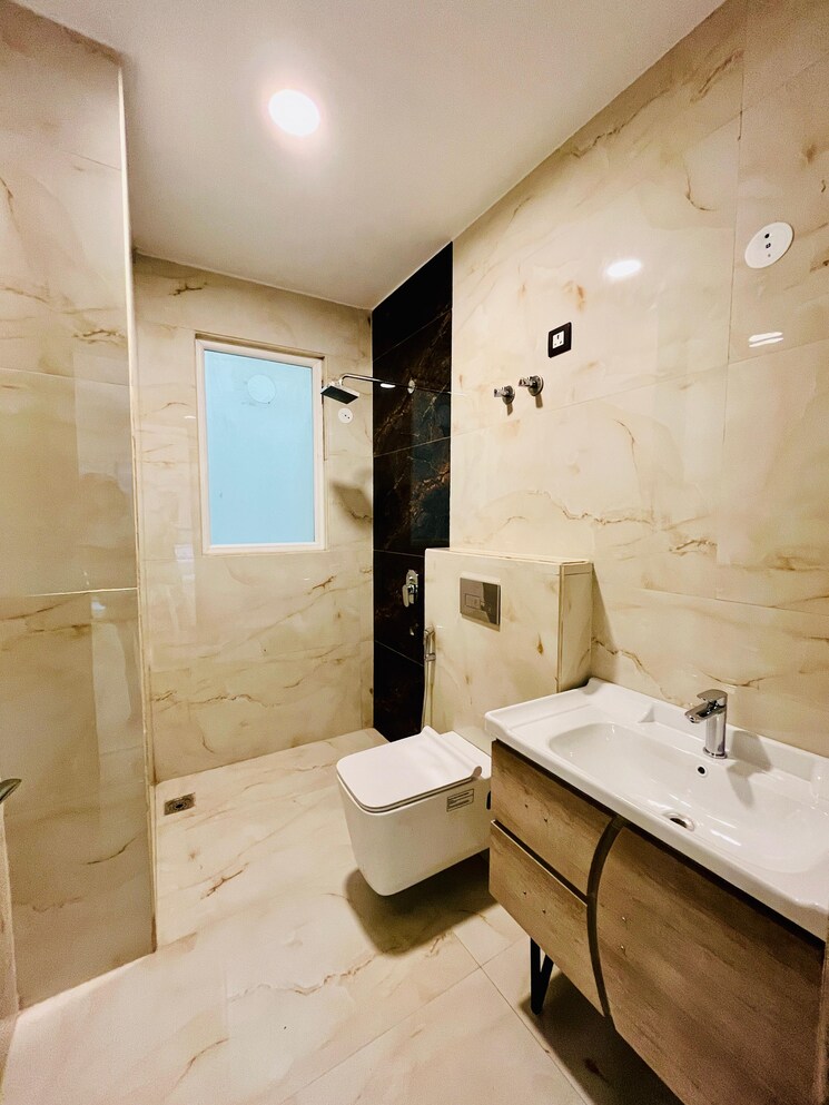 Bathroom, ansal-api-versalia 4 Bedroom 270 Sq.Yd. Builder Floor In Sector 67a Gurgaon 8004950