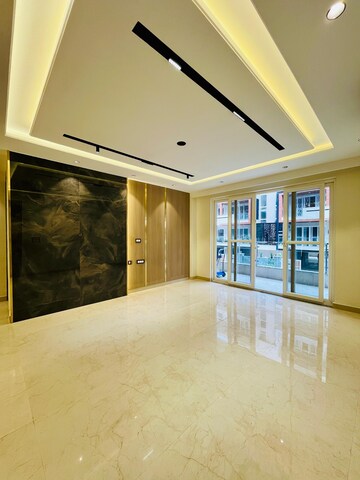 Room in 4 BHK Builder Floor at Ansal API Versalia, Sector 67a – for Sale