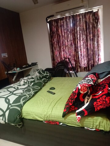 Master Bedroom in 3 BHK Builder Floor at Ansal Plaza Sector-23, Sector 23 – for Rent