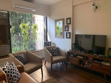 Master Bedroom in 1 BHK Apartment at Lake View Bandra, Bandra West – for Rent