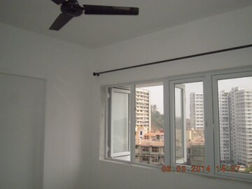 Room in 2 BHK Apartment at Royal Palms Diamond Isle Phase III, Goregaon East – for Rent