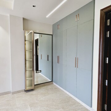 Room in 4 BHK Builder Floor at Sector 89 – for Rent