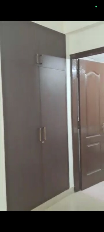 Furnished Amenities in 3 BHK Apartment at Vipul Lavanya, Sector 81 – for Rent