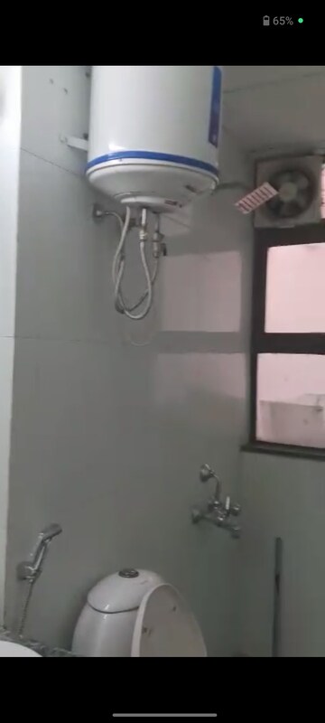 Furnished Amenities in 3 BHK Apartment at Vipul Lavanya, Sector 81 – for Rent