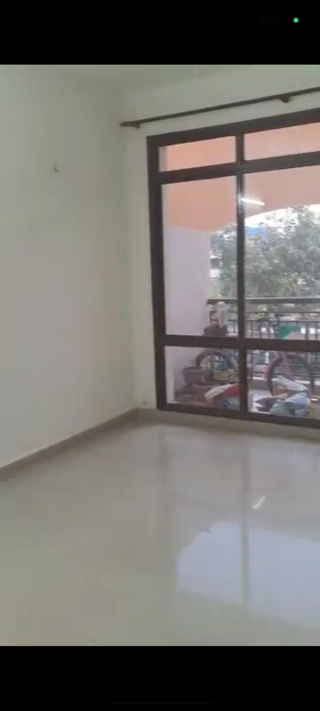 Furnished Amenities in 3 BHK Apartment at Vipul Lavanya, Sector 81 – for Rent