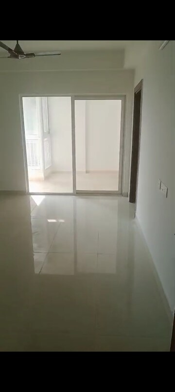 Room in 3 BHK Apartment at VVIP Mangal, Raj Nagar Extension – for Rent