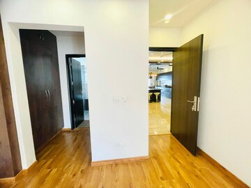 Room in 4 BHK Builder Floor at Ardee City, Sector 52 – for Rent