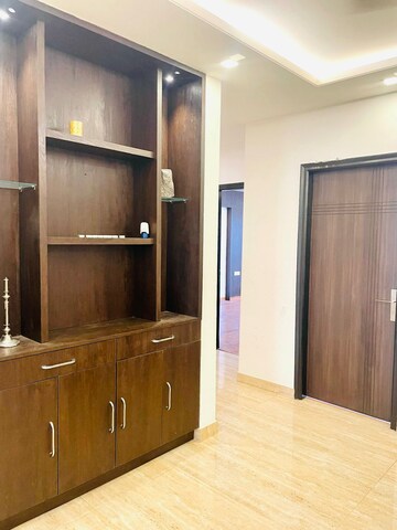 Furnished Amenities in 4 BHK Builder Floor at Ardee City, Sector 52 – for Rent