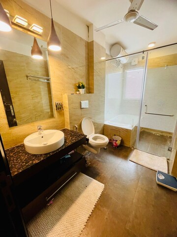 Master Bedroom in 4 BHK Builder Floor at Ardee City, Sector 52 – for Rent