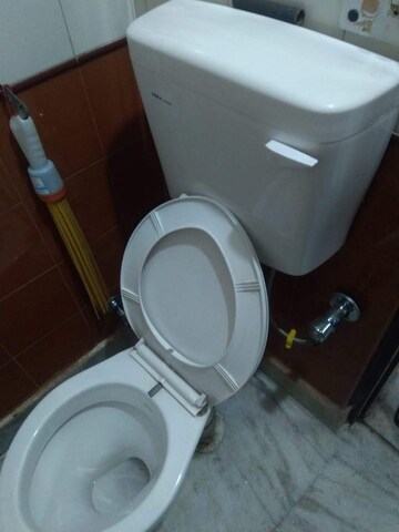 Attached Bathroom in 2.5 BHK Builder Floor at Sector 31 – for Rent