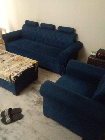 Living Room in 2.5 BHK Builder Floor at Sector 31 – for Rent