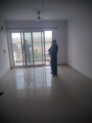 Master Bedroom in 2.5 BHK Builder Floor at Sector 32 – for Rent