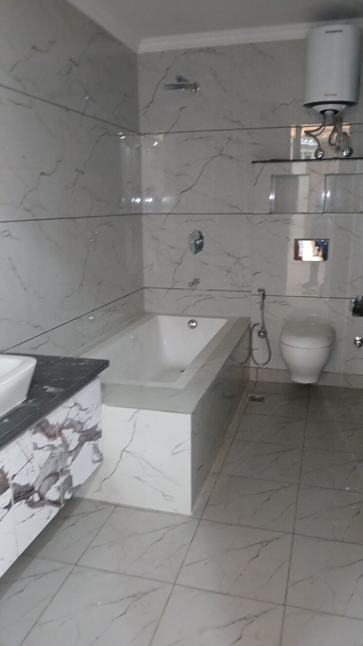 Bathroom, jasola 4 Bedroom 2700 Sq.Ft. Apartment In Jasola Delhi 8005282