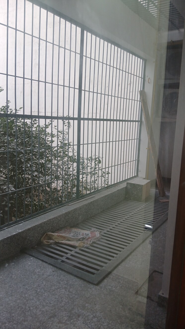 Balcony, jasola 4 Bedroom 2700 Sq.Ft. Apartment In Jasola Delhi 8005282