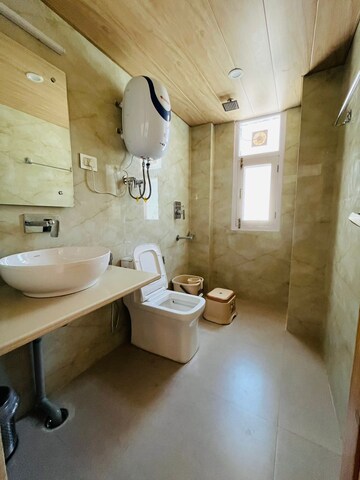 Bathroom in 6+ BHK Villa at Mall Road – for Sale