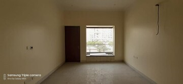 Room in 3 BHK Villa at Tulip Mall, Sector 46 – for Rent