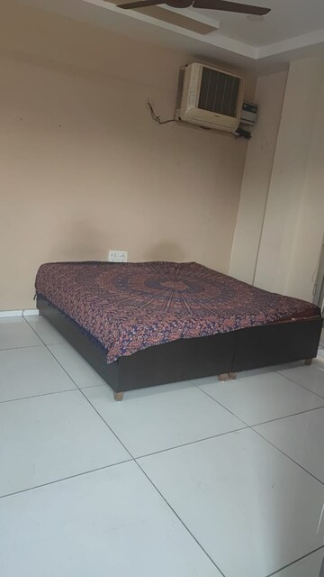 Bedroom in 3 BHK Villa at Tulip Mall, Sector 46 – for Rent