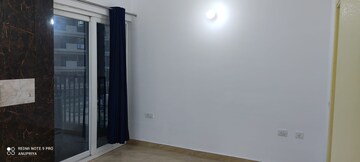 Room in 3 BHK Apartment at Gaur City 2 - 14th Avenue, Sector 16c Greater Noida – for Sale