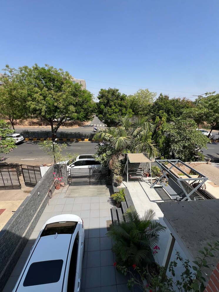 Balcony, thaltej 4 Bedroom 310 Sq.Yd. Villa In Thaltej Ahmedabad 8005371