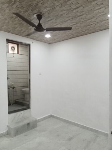 Master Bedroom in 2 BHK Builder Floor at Safdarjang Enclave – for Rent