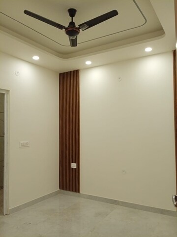 Room in 3 BHK Builder Floor at Sadh Nagar – for Sale
