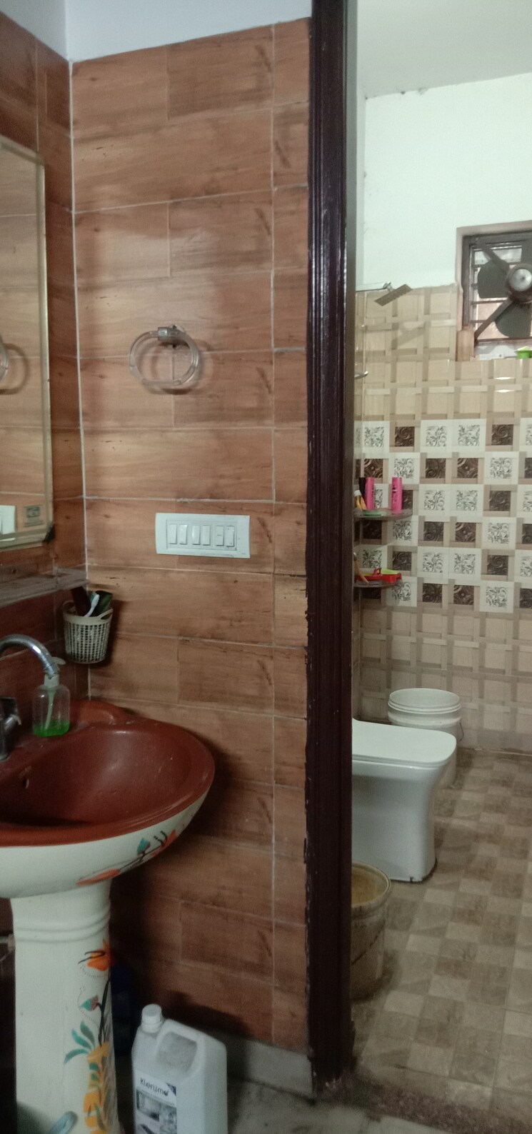 Bathroom, patel nagar 1 3.5 Bedroom 1600 Sq.Ft. Builder Floor In Patel Nagar 1 Ghaziabad 8005430