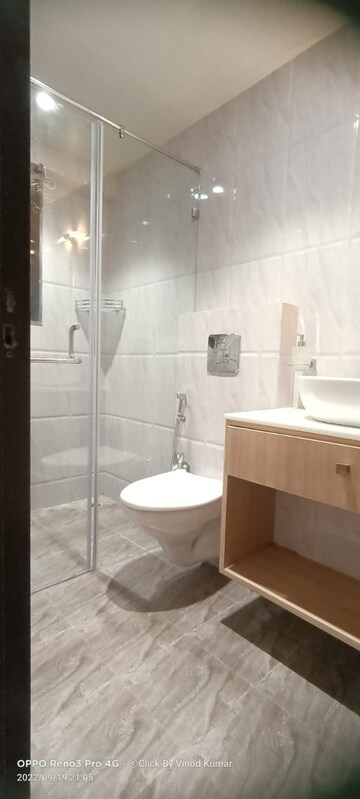 Bathroom in 4 BHK Apartment at Lodha The Park Side, Worli – for Rent