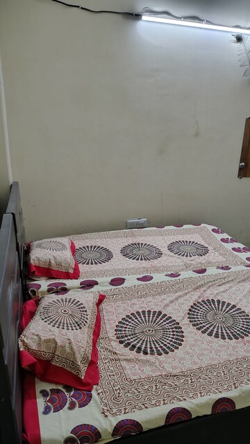 Room in  Pg at Vaishali Sector 5 – for Rent