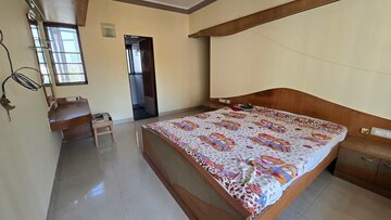 Bedroom in 2 BHK Apartment at Paschim Apartments, Dadar West – for Rent