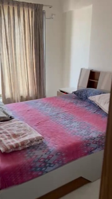 Bedroom in 2 BHK Apartment at Rashi Tower, Goregaon East – for Rent