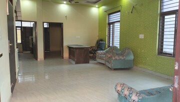Living Room in 2 BHK Independent House at Ghazipur – for Rent