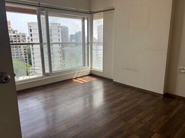 Room in 1 BHK Apartment at Vaishnavi Dham Complex, Asangaon – for Sale