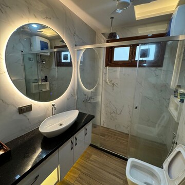 Team Area in 2 BHK Builder Floor at RWA Apartments Sector 30, Sector 30 – for Rent