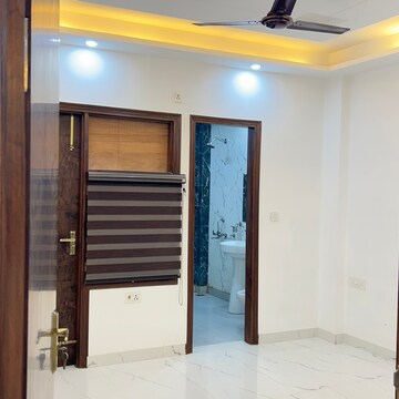 Room in 2 BHK Builder Floor at RWA Apartments Sector 30, Sector 30 – for Rent