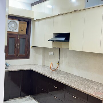 Kitchen in 2 BHK Builder Floor at RWA Apartments Sector 30, Sector 30 – for Rent