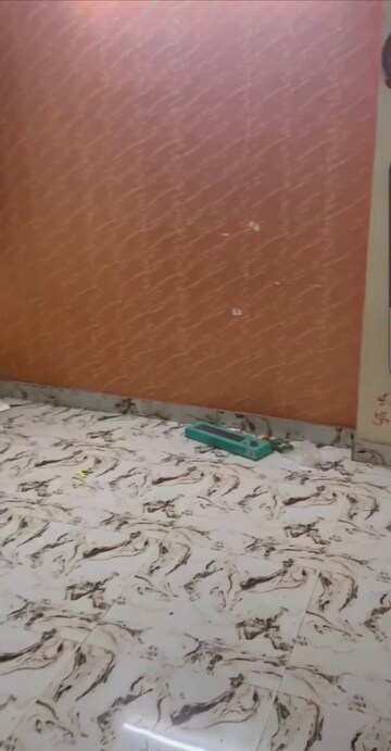 Room in 2 BHK Builder Floor at Laxmi Nagar – for Sale