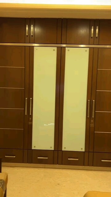 Room in 1 BHK Apartment at Girgaum Chowpatty – for Sale