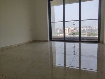 Room in 2 BHK Apartment at Mahindra Vicino, Andheri East – for Rent
