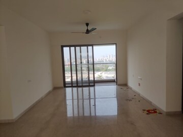 Room in 2 BHK Apartment at Mahindra Vicino, Andheri East – for Rent