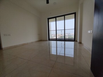 Room in 2 BHK Apartment at Mahindra Vicino, Andheri East – for Rent