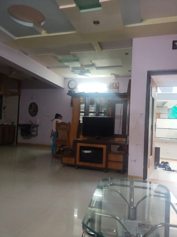 Living Room, thaltej 4 Bedroom 285 Sq.Yd. Villa In Thaltej Ahmedabad 8005610