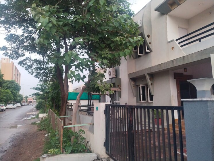 Master Bedroom, thaltej 4 Bedroom 285 Sq.Yd. Villa In Thaltej Ahmedabad 8005610