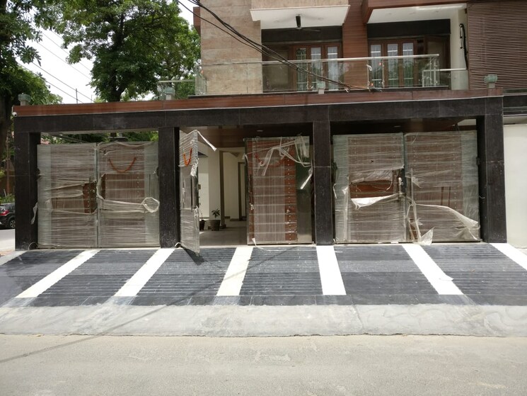 Exterior View, sector 36 6+ Bedroom 300 Sq.Mt. Builder Floor In Sector 36 Noida 8005666