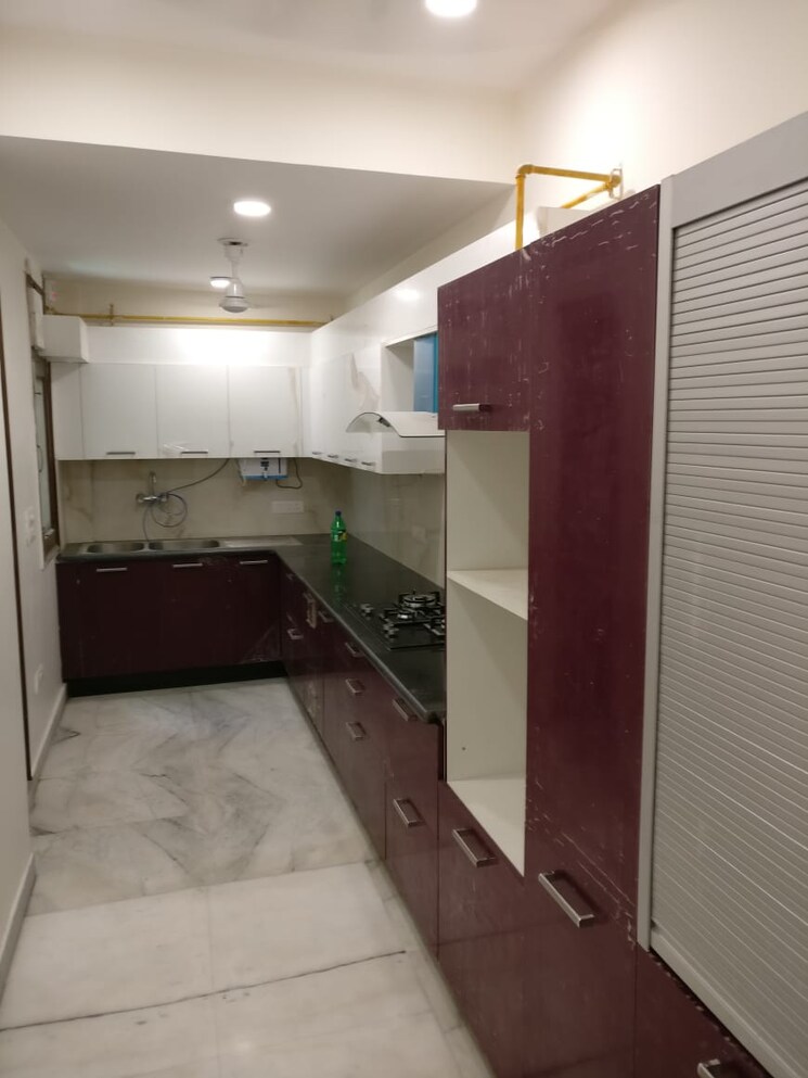 Kitchen, sector 36 6+ Bedroom 300 Sq.Mt. Builder Floor In Sector 36 Noida 8005666