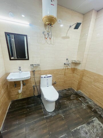 Bathroom in 1 BHK Builder Floor at Sector 51 – for Rent