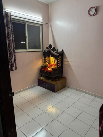 Room in 2.5 BHK Apartment at Naiknavare Shravandhara, Hadapsar – for Sale