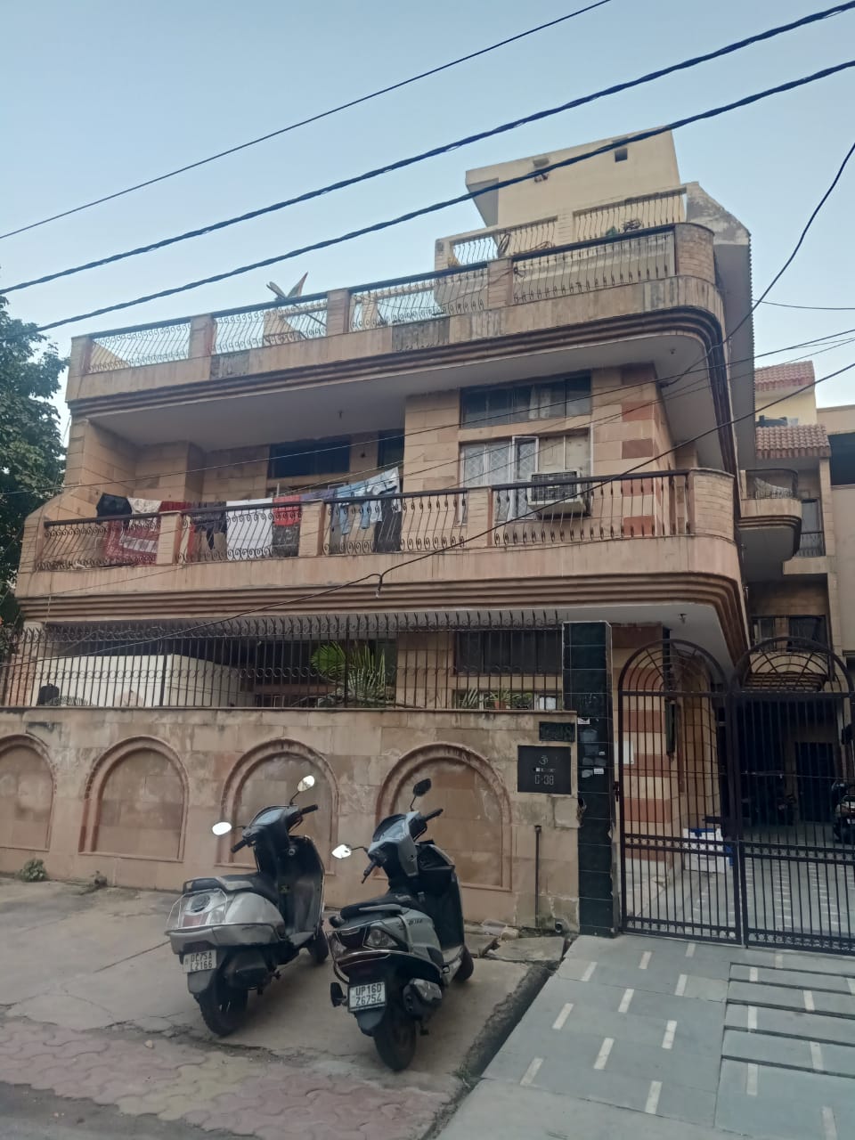 6+ BHK + Pooja Room,Servant Room,Study Room,Extra Room Independent House For Sale in Sector 23