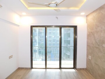 Room in 3 BHK Apartment at Kalpataru Amare, Andheri West – for Rent