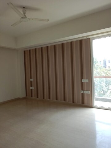 Room in 6+ BHK Independent House at Maharani Bagh – for Rent